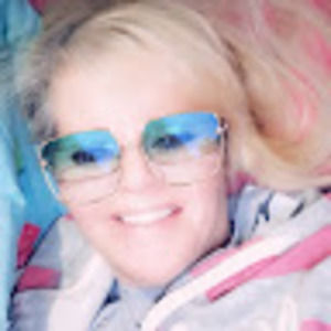 Meet your Posher, Lois